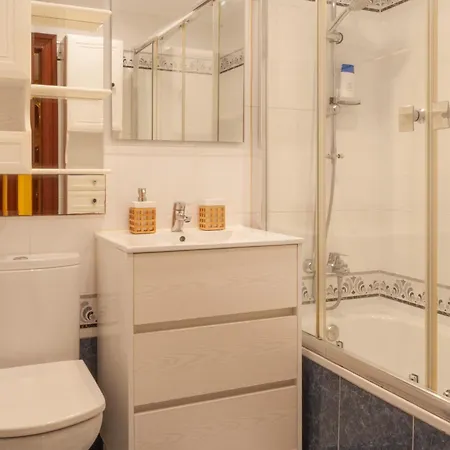 Apartment Av Leopoldo Alas 16 *